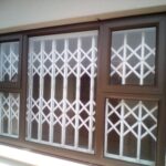 OPENERS ONTOP AND FIXED IN CENTRE